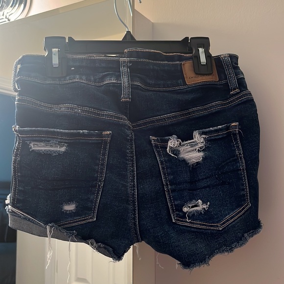 Jean shorts with Floral pocket - Picture 2 of 3